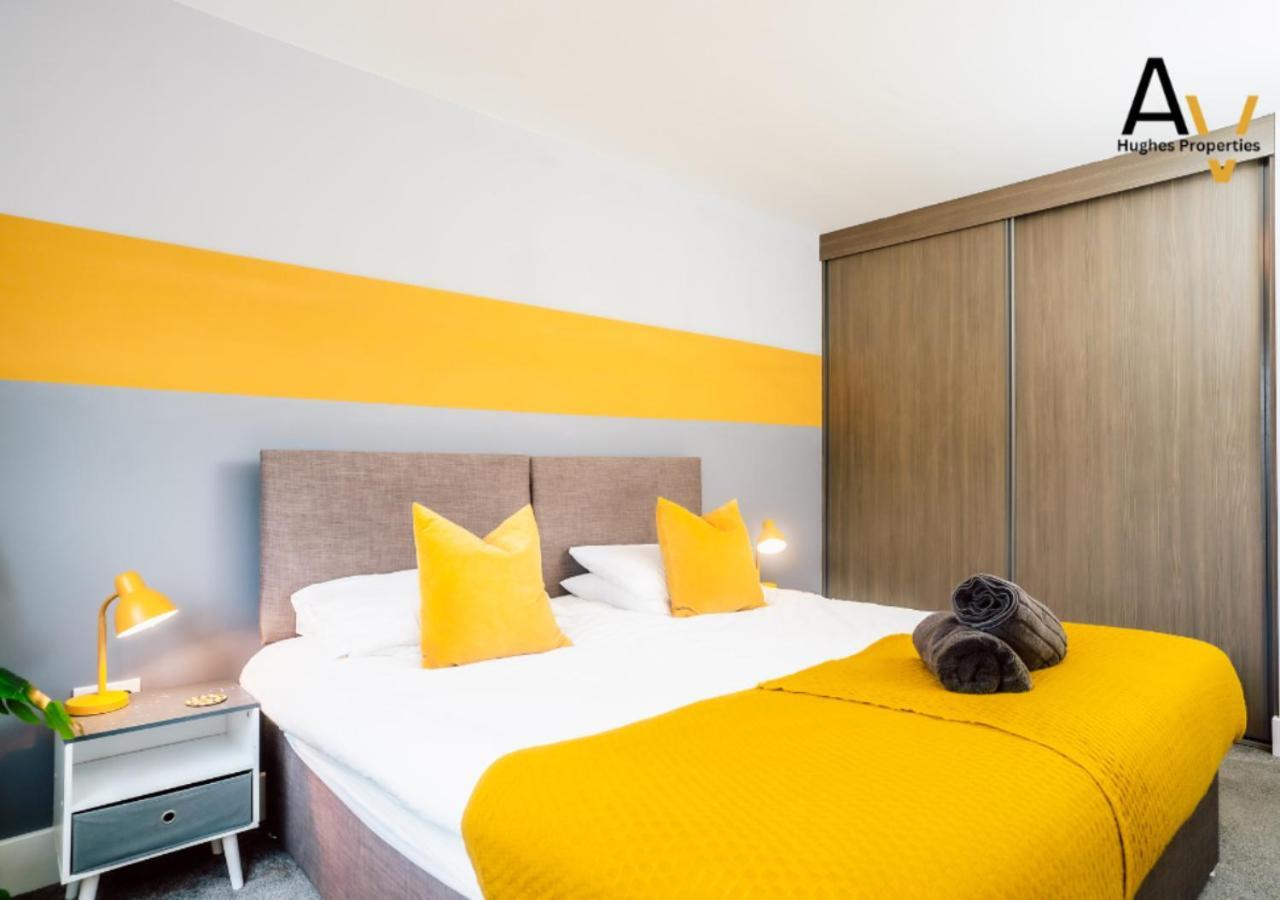 Stylish One-Bedroom Apartment - Free Wi-Fi, 4 Mins From Station, Perfect For Business Stays By Av Hughes Properties ميلتون كينيز المظهر الخارجي الصورة